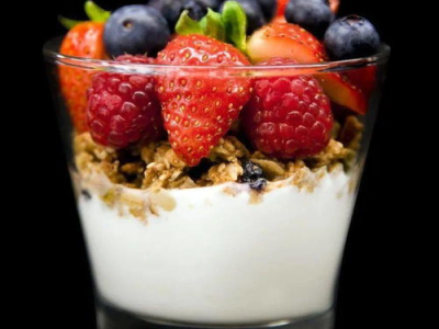 圣诞树草莓酸奶夹：甜蜜圣诞，美味升级