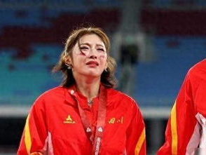 吴艳妮反问：为何哭泣？探寻情感表达的深层含义